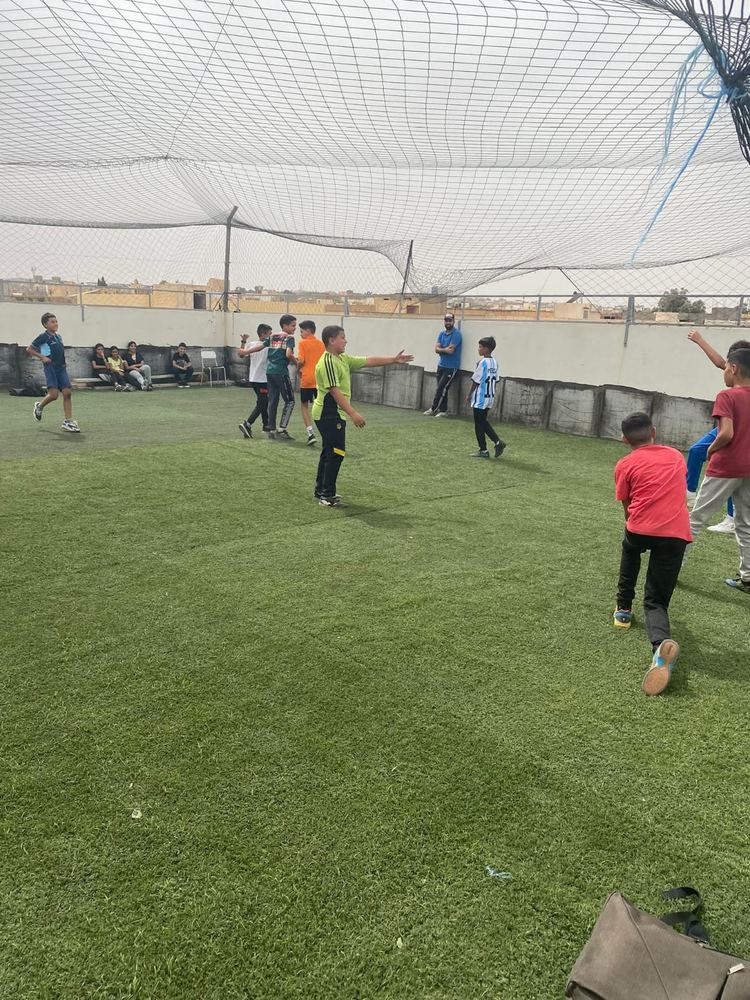 حصة رياضة في ملعب المعهد